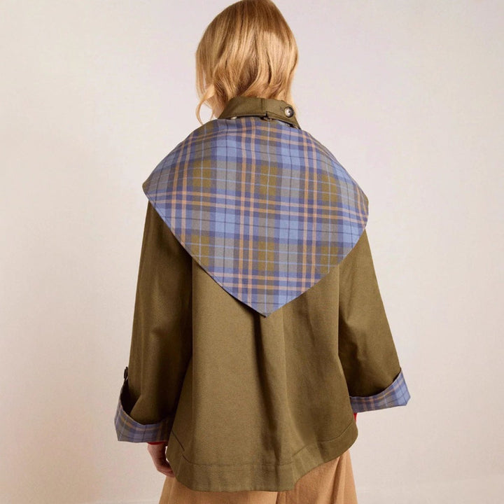 Oversized short jacket, back view, olive-brown with oversized plaid cape hood